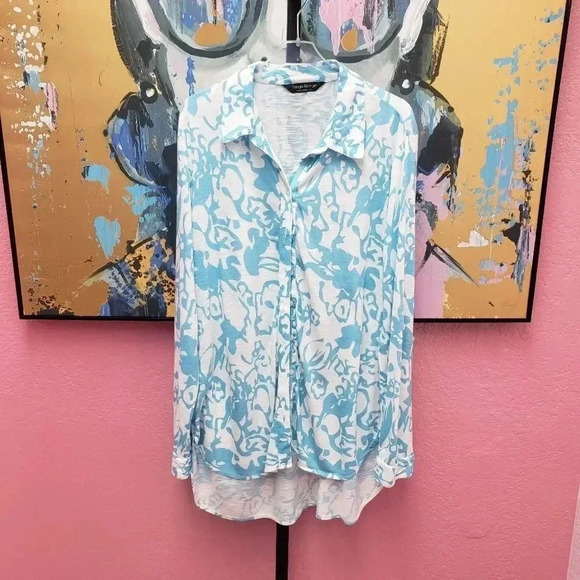 Tango Mango Blue and White Hi-Low Button Up Blouse - Picture 1 of 6